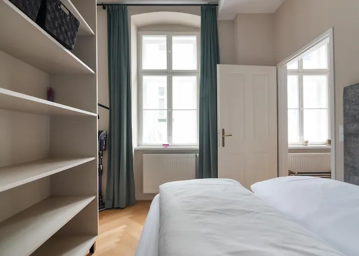 Апартаменти Hochwertiges Mit Direkter Anbindung Zum Zentrum In Hippen Viertel