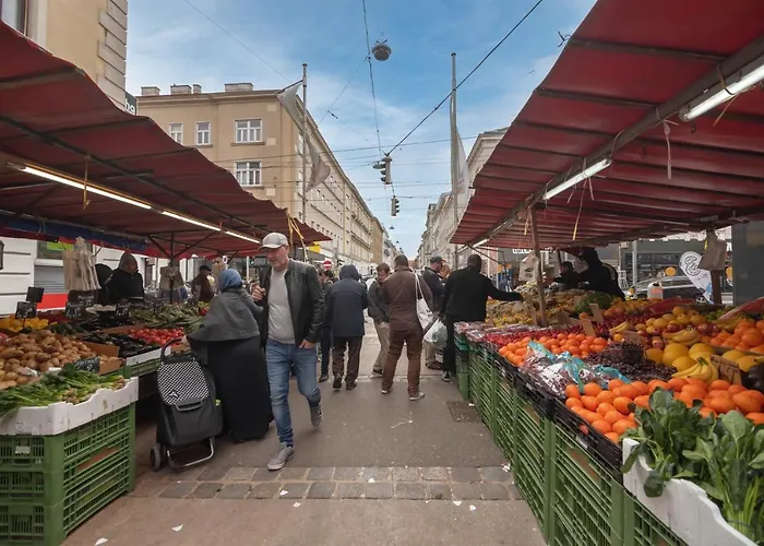 Апартаменти Hochwertiges Mit Direkter Anbindung Zum Zentrum In Hippen Viertel