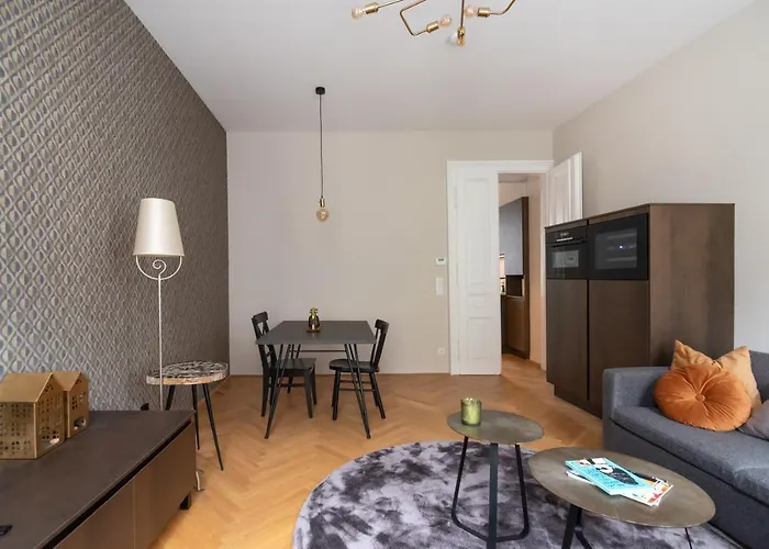 Апартаменти Hochwertiges Mit Direkter Anbindung Zum Zentrum In Hippen Viertel *