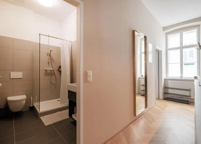 Апартаменти Hochwertiges Mit Direkter Anbindung Zum Zentrum In Hippen Viertel *